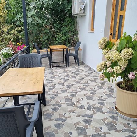 Tony'S Terrace Bed & Breakfast Gjirokastër Eksteriør bilde