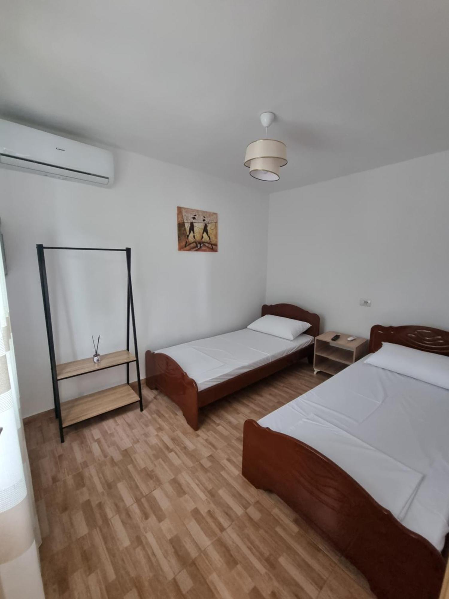 Tony'S Terrace Bed & Breakfast Gjirokastër Eksteriør bilde