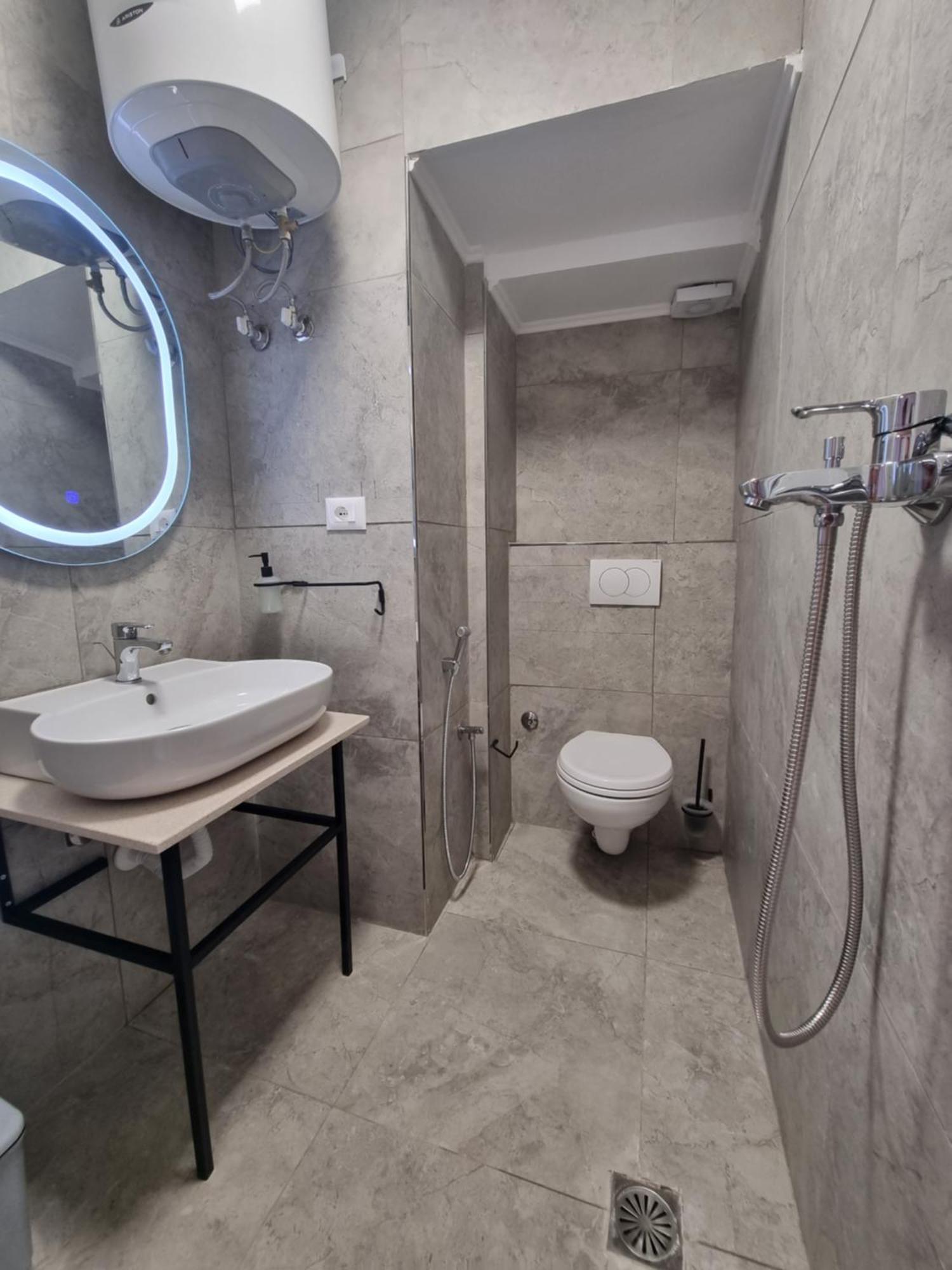 Tony'S Terrace Bed & Breakfast Gjirokastër Eksteriør bilde
