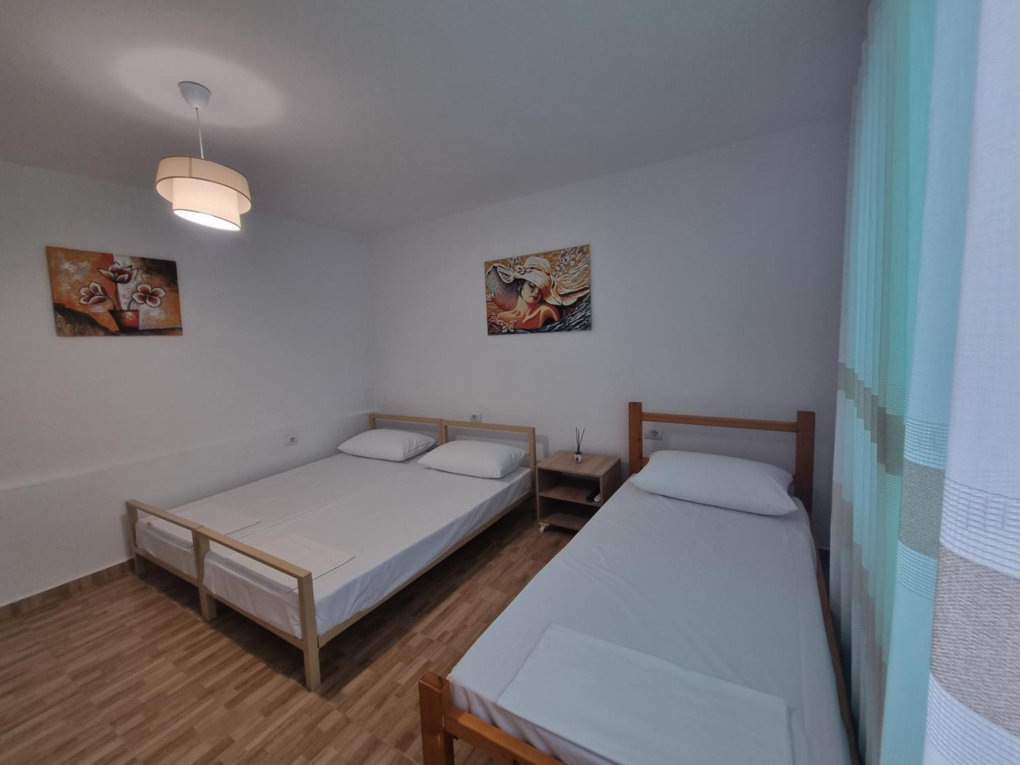 Tony'S Terrace Bed & Breakfast Gjirokastër Eksteriør bilde